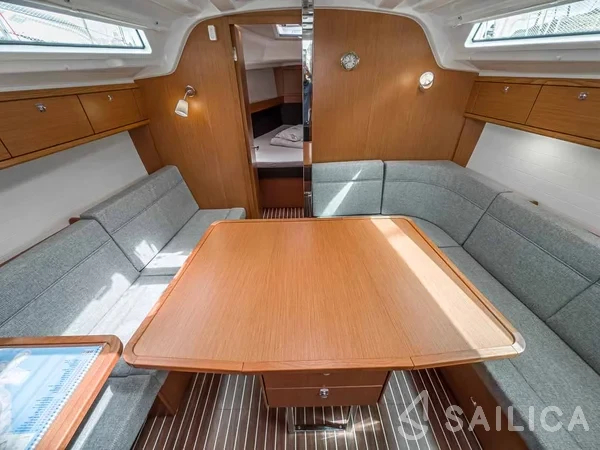 Bavaria 37 Cruiser - Yacht Charter Sailica