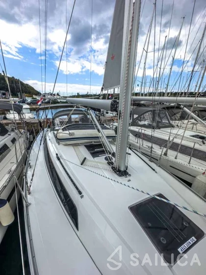 Bavaria 37 Cruiser - Yacht Charter Sailica