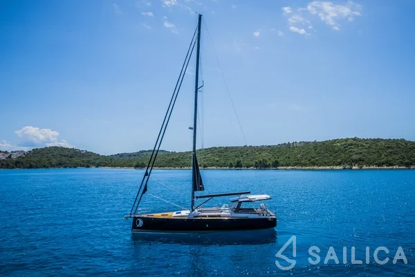 Hanse 510 - Yacht Charter Sailica