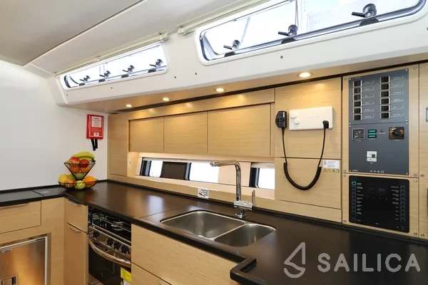 Hanse 460 - Yacht Charter Sailica