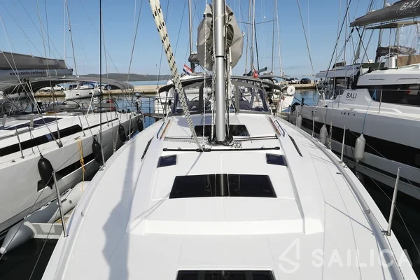 Hanse 460 - Yacht Charter Sailica