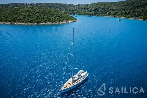 Hanse 588 - Yacht Charter Sailica