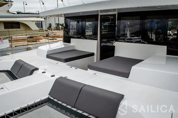 Mazarin 55 - Yacht Charter Sailica