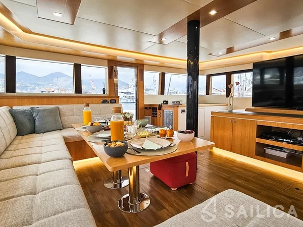 Mazarin 55 - Yacht Charter Sailica