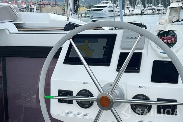Astréa 42 - Yacht Charter Sailica
