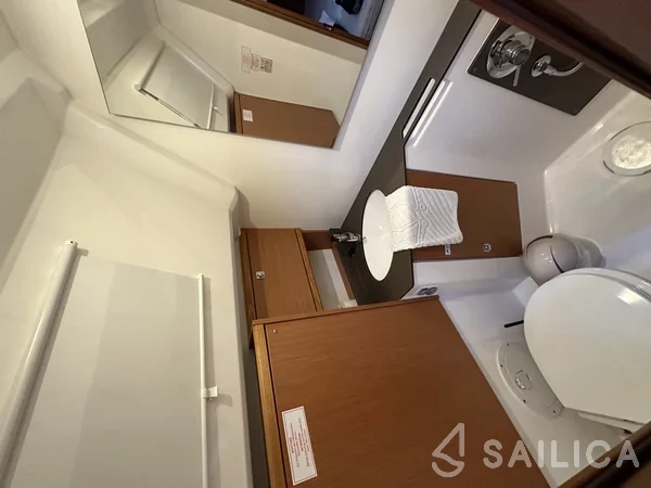 Bavaria 46 Cruiser - Yacht Charter Sailica
