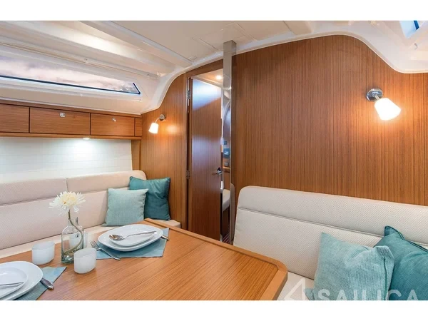 Bavaria 37 Cruiser - Yacht Charter Sailica