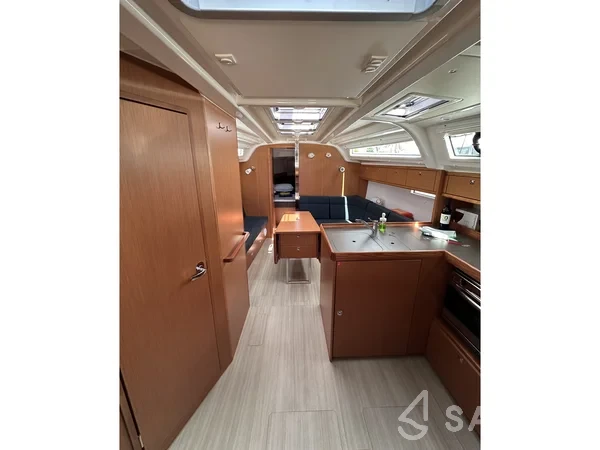 Bavaria 37 Cruiser - Yacht Charter Sailica