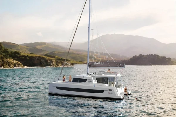 Bali 4.4 - Yacht Charter Sailica