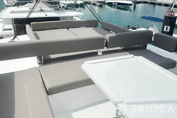 Bali 4.4 - Yacht Charter Sailica