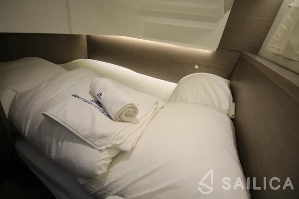 Merry Fisher 895 - Yacht Charter Sailica