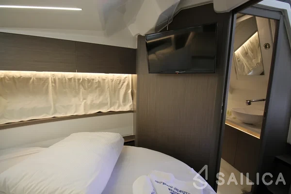 Merry Fisher 895 - Yacht Charter Sailica