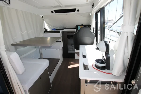 Merry Fisher 895 - Yacht Charter Sailica