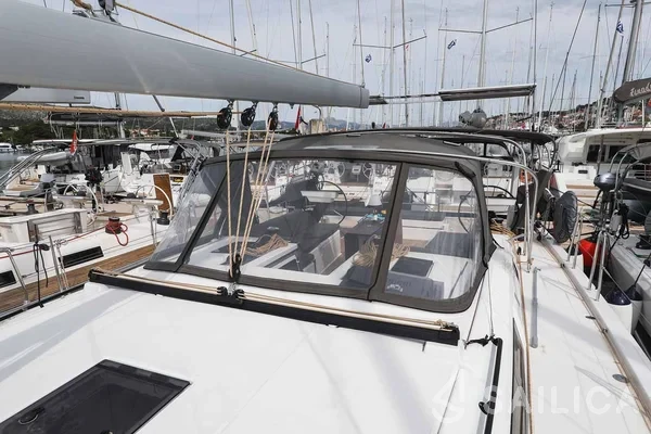Dufour 530 - Yacht Charter Sailica