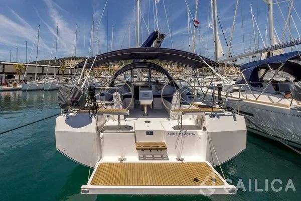 Bavaria C42 - Yacht Charter Sailica