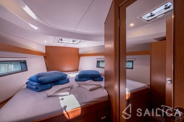 Bavaria C42 - Yacht Charter Sailica