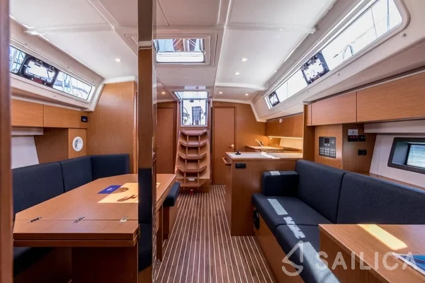 Bavaria C42 - Yacht Charter Sailica