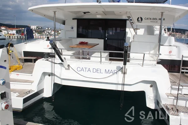 Astréa 42 - Yacht Charter Sailica