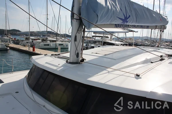 Astréa 42 - Yacht Charter Sailica