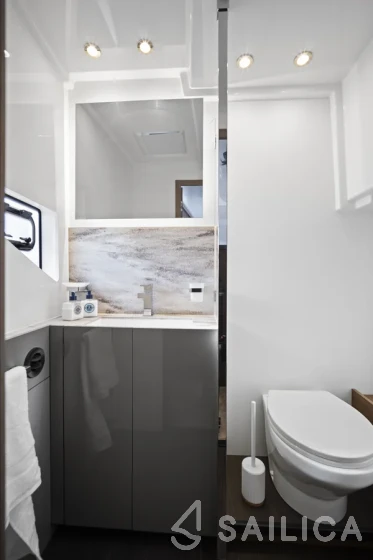 Prestige M48 - Yacht Charter Sailica