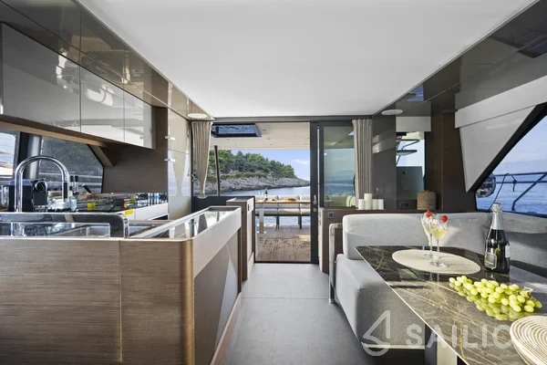 Prestige M48 - Yacht Charter Sailica