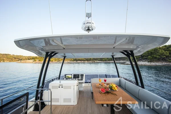 Prestige M48 - Yacht Charter Sailica