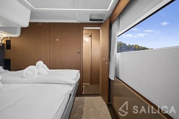 Prestige M48 - Yacht Charter Sailica