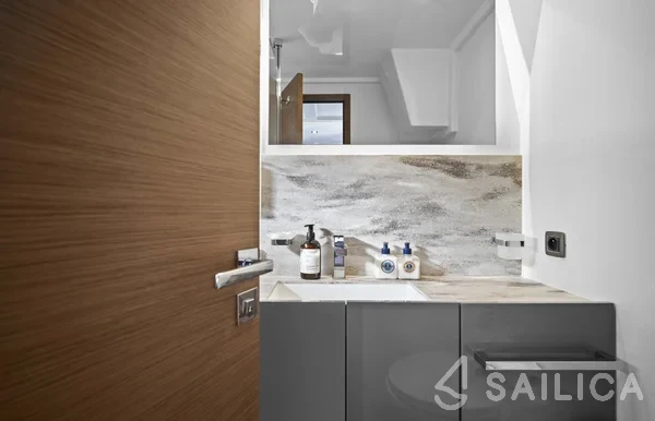 Prestige M48 - Yacht Charter Sailica