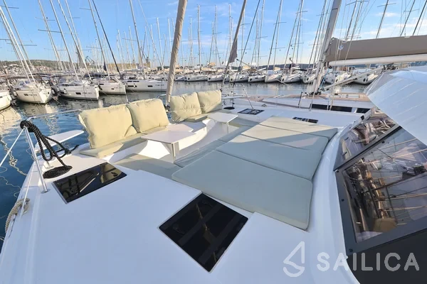 Bali Catspace - Yacht Charter Sailica