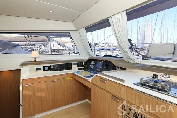 Bali Catspace - Yacht Charter Sailica