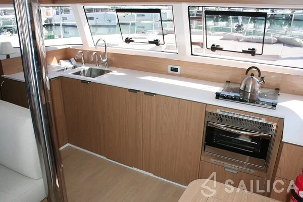 Bali Catsmart - Yacht Charter Sailica