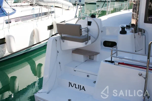 Bali Catsmart - Yacht Charter Sailica