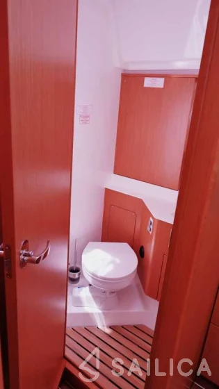 Bavaria C50 Style - 3 + 1 cab. - Yacht Charter Sailica