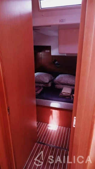 Bavaria C50 Style - 3 + 1 cab. - Yacht Charter Sailica