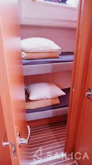 Bavaria C50 Style - 3 + 1 cab. - Yacht Charter Sailica