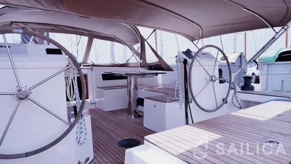 Bavaria C50 Style - 3 + 1 cab. - Yacht Charter Sailica
