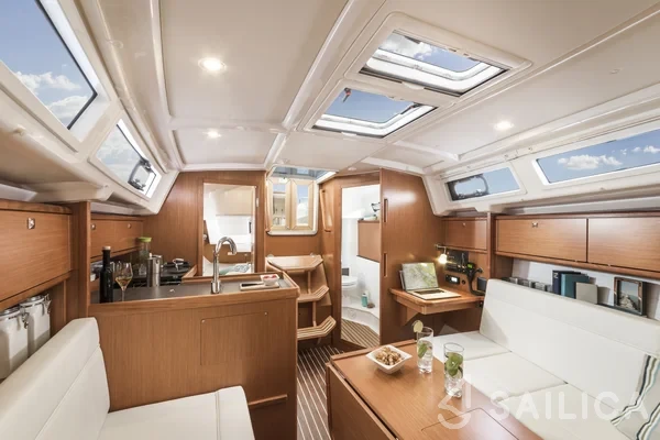 Bavaria 34 Cruiser - Yacht Charter Sailica