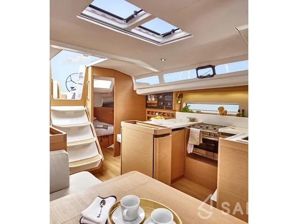 Sun Odyssey 440 - Photo #7 Sun Odyssey 440 - Yacht Charter Sailica
