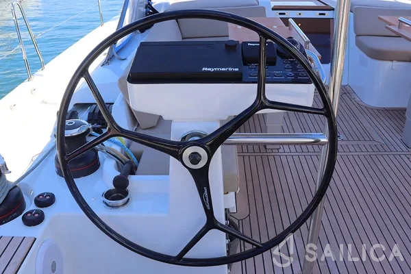 Oceanis 54 - Yacht Charter Sailica