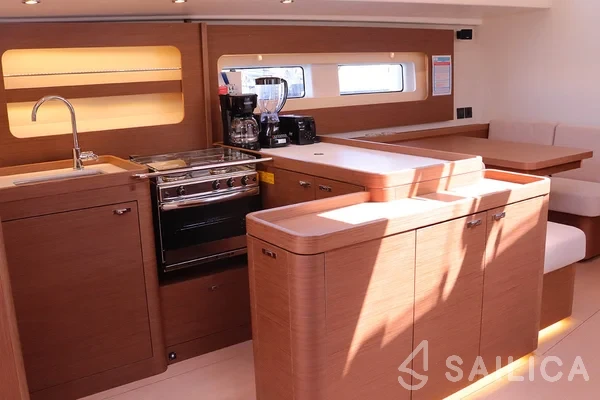 Oceanis 54 - Yacht Charter Sailica