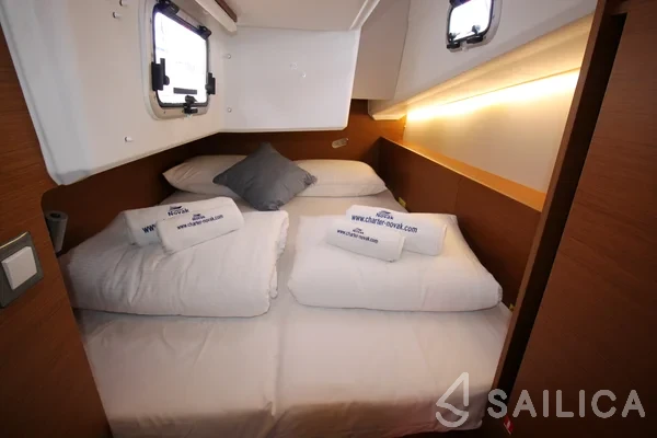Sun Odyssey 380 - Yacht Charter Sailica