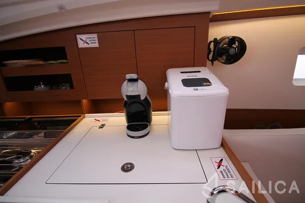Sun Odyssey 380 - Yacht Charter Sailica