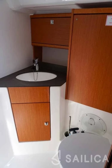 Bavaria 46 Cruiser - Yacht Charter Sailica