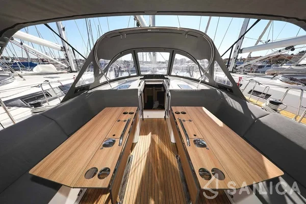 Bavaria 46 Cruiser - Yacht Charter Sailica