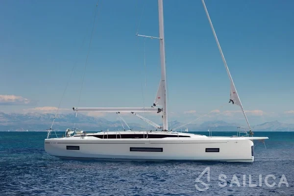 Bavaria 46 Cruiser - Yacht Charter Sailica