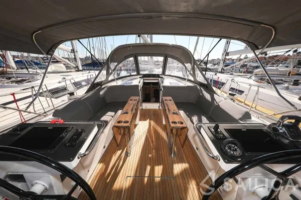 Bavaria 46 Cruiser - Yacht Charter Sailica