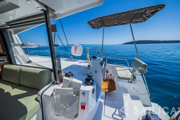 Bali Catsmart - Yacht Charter Sailica
