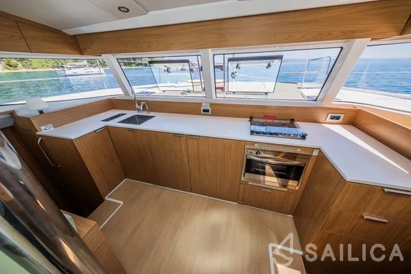 Bali Catsmart - Yacht Charter Sailica
