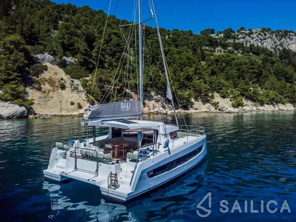 Bali Catsmart - Yacht Charter Sailica