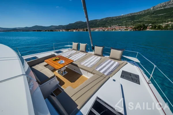 Bali 4.8  - Yacht Charter Sailica